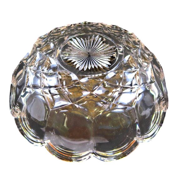 Sunburst & Diamond Scalloped Rim Heavy Glass Serving Bowl Vintage Glassware - Picture 4 of 4